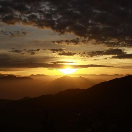 Namastay Himalayas, Kanatal Buitenkant foto
