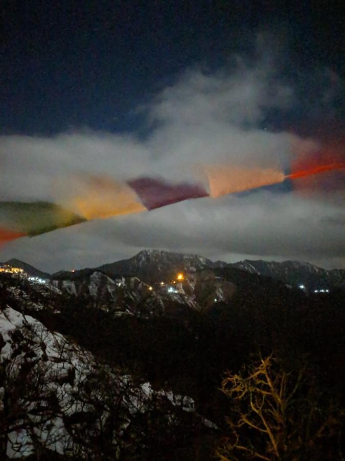 Namastay Himalayas, Kanatal Buitenkant foto