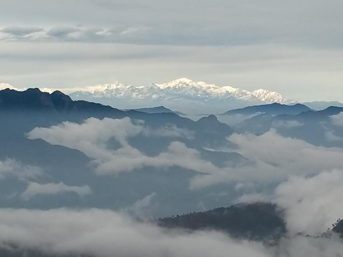 Namastay Himalayas, Kanatal Buitenkant foto