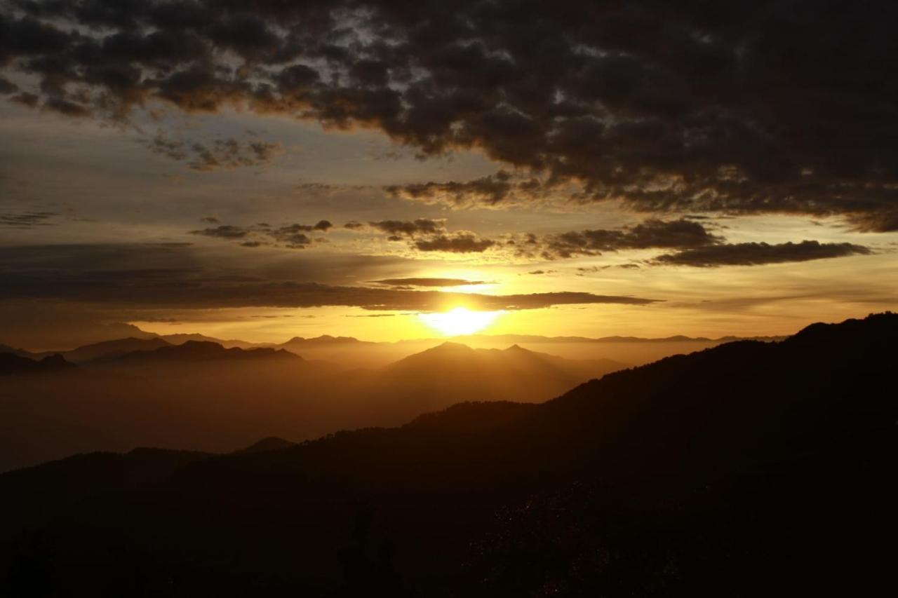 Namastay Himalayas, Kanatal Buitenkant foto