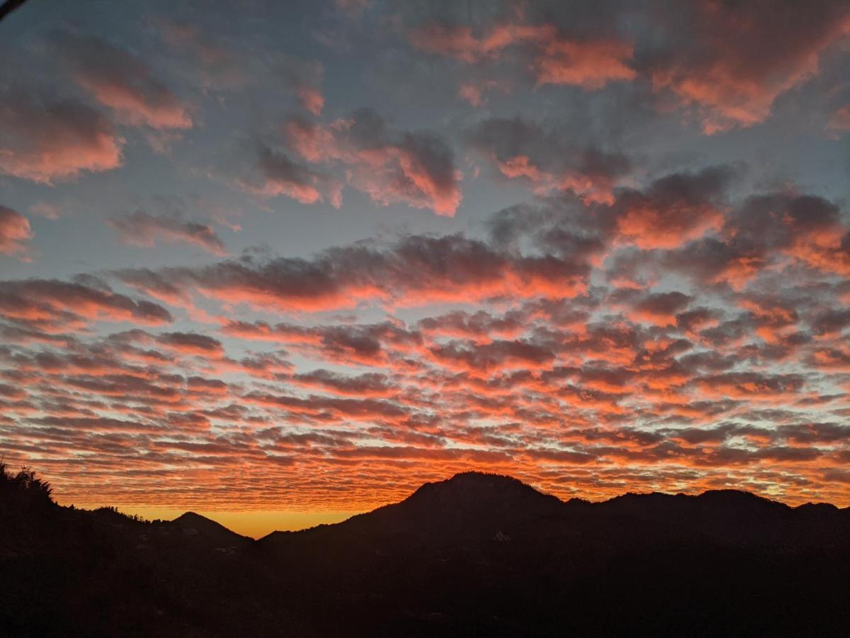 Namastay Himalayas, Kanatal Buitenkant foto