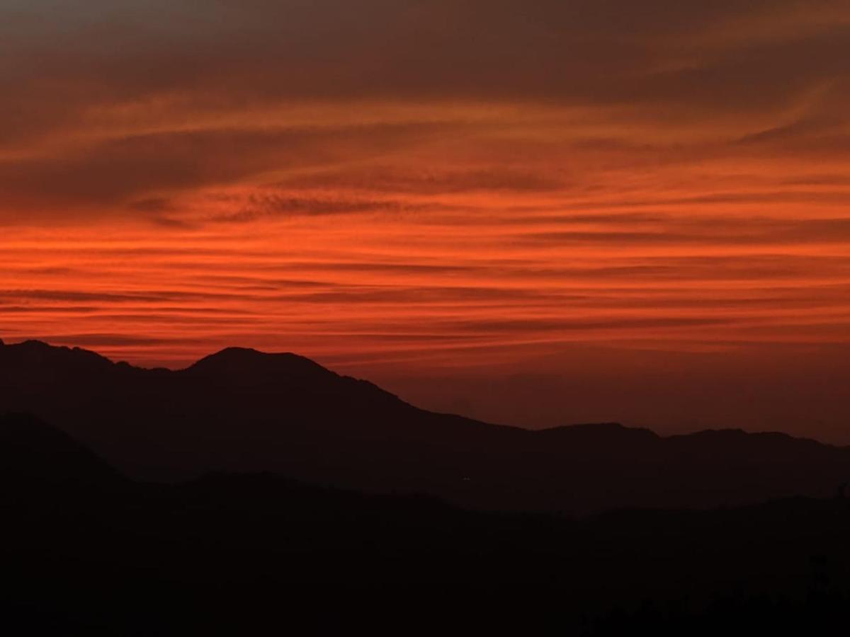 Namastay Himalayas, Kanatal Buitenkant foto
