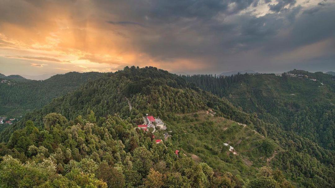 Namastay Himalayas, Kanatal Buitenkant foto